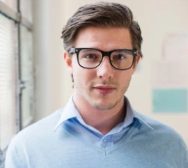 Professional DevOps Engineer specialized in healthcare systems